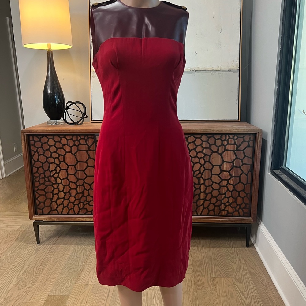 Burberry Elegant Red Strapless Dress